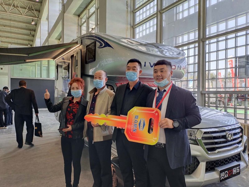 從這選房車的顧客怎么這么多？