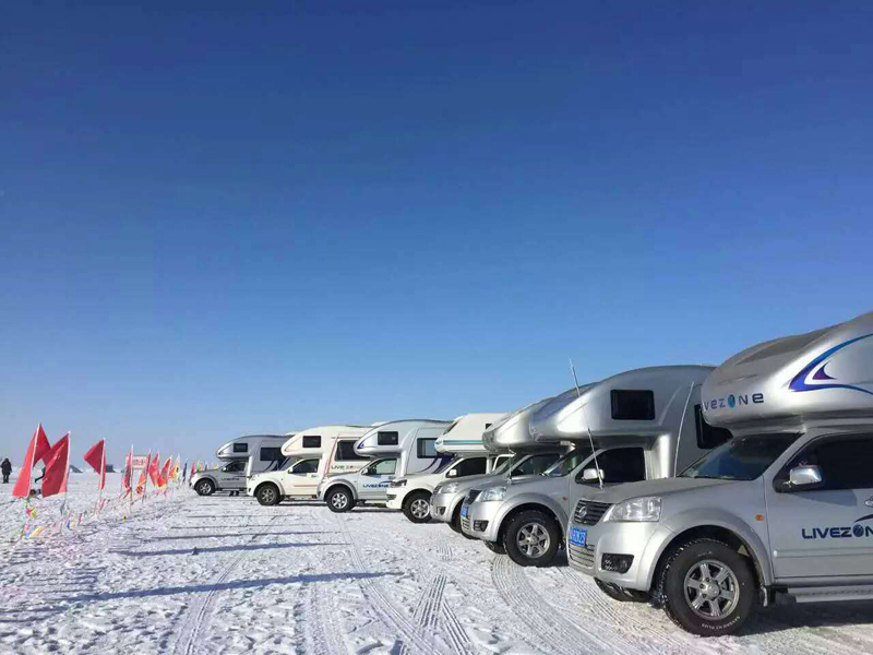 冬季玩雪，開房車這個必須要有