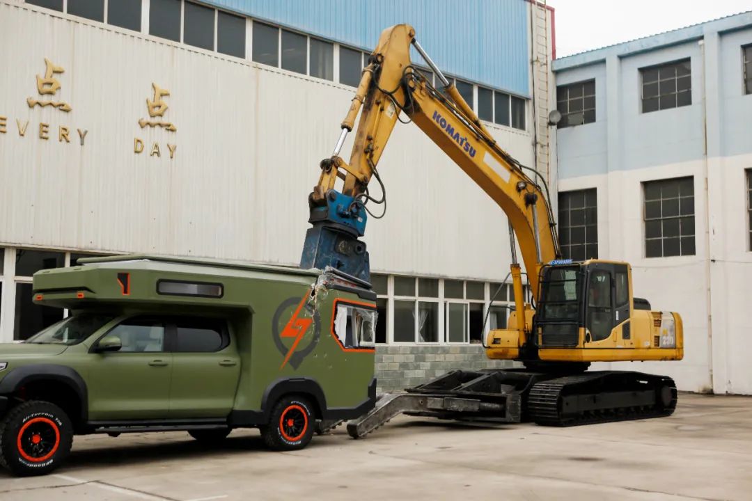 砸掉山海炮旅居車，覽眾房車究竟在搞什么？