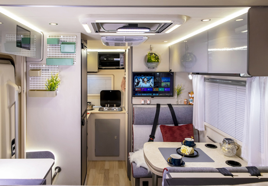 北京房車(chē)展，新車(chē)不只有自由炮房車(chē)